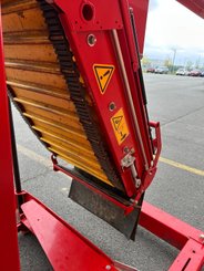 Triage et stockage des pommes de terre Grimme Remplisseur de caisse GBF