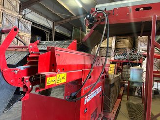 Triage et stockage des pommes de terre Grimme Remplisseur de caisse GBF