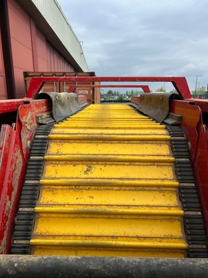 Triage et stockage des pommes de terre Grimme Remplisseur de caisse GBF